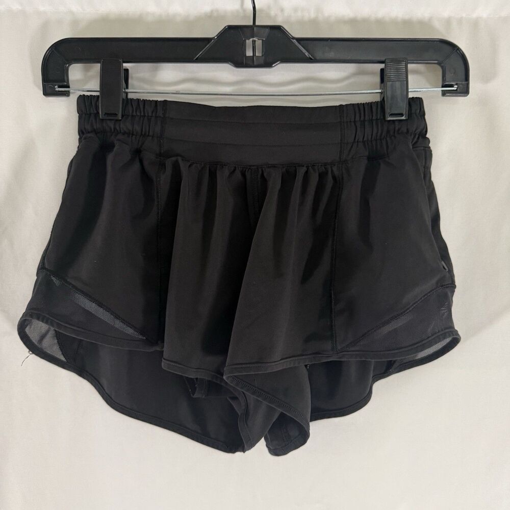 Lululemon Hotty Hot Athletic Shorts Women's 4 Black Elastic Waist Pull On Lined